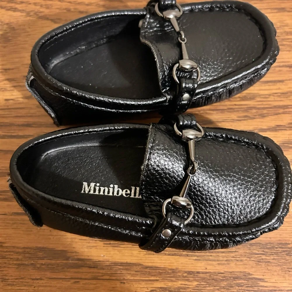 Toddlers Minibella Black Slip-On Loafers Size 22 Or American Toddler Size 6-6.5
